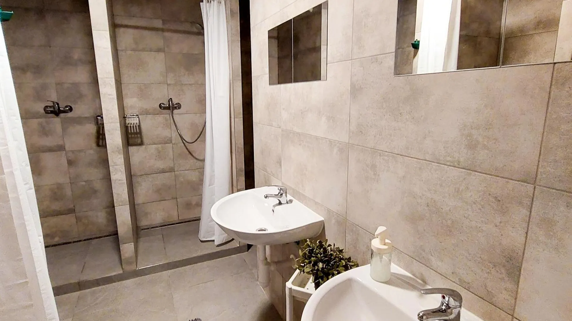 Homestay szállás Friends On The Road D4 Apartman Prága Csehország